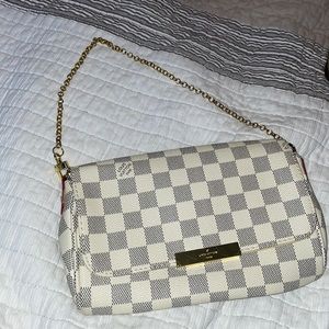 Cute shoulder bag